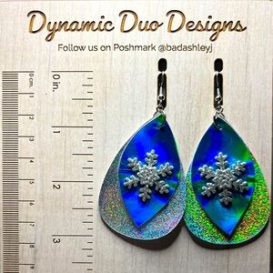Winter Snowflake ❄️ iridescent teardrop earrings